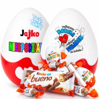 Kosz prezentowy dla Babci i Dziadka personalizowany Jajko Niespodzianka XXL ze słodyczami.  Prezent, czekolada dla Babci i Dziadka na święta rocznicę